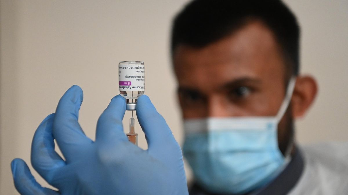 V Británii zachránili díky očkování 6000 životů, ukazuje studie